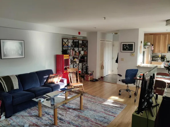 125 Hildred Dr, Burlington, VT 05401