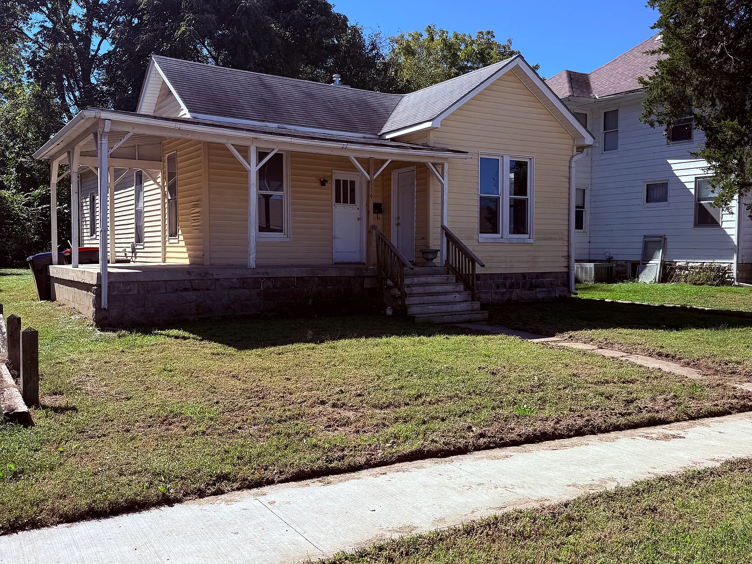 3 bed, $1,300 — Photo 1