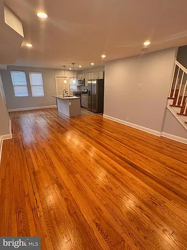 5200 Ready Ave Photo 1