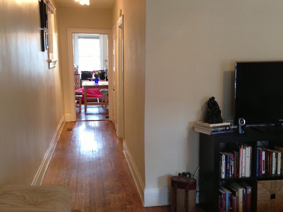 2nd image of 3004 W Grace St APT B