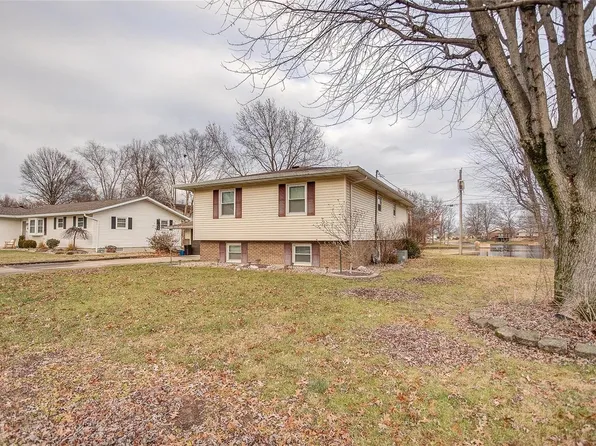 175 Keeven Dr, Highland, IL 62249