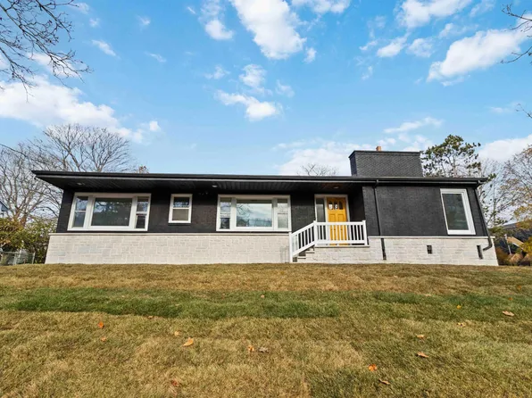 2795 Joseph Howe Dr, Halifax, NS B3L 4G8