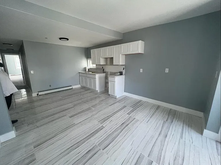75 W 19th St #2 — Photo 2