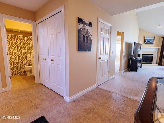 4th image of 10979 S Lakes Dr