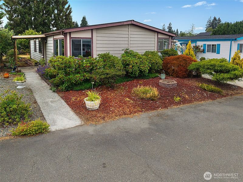 3rd image of 5211 Chelan Lane SE
