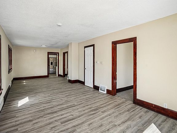 4th image of 3004 Bowdoin St