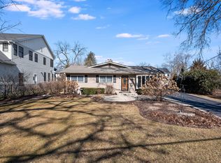 879 W Benton Ave, Naperville, IL 60540