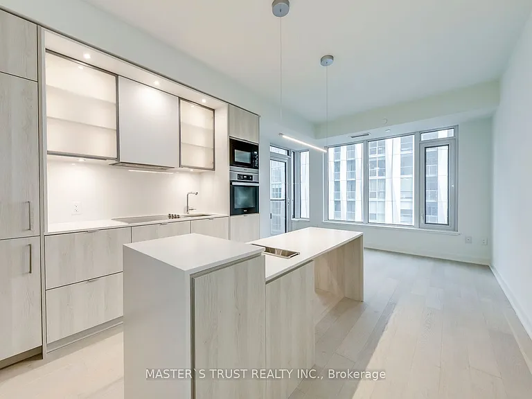 11 Yorkville Ave #2507 — Photo 7