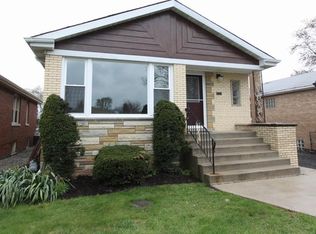 2711 W 97th St, Evergreen Park, IL