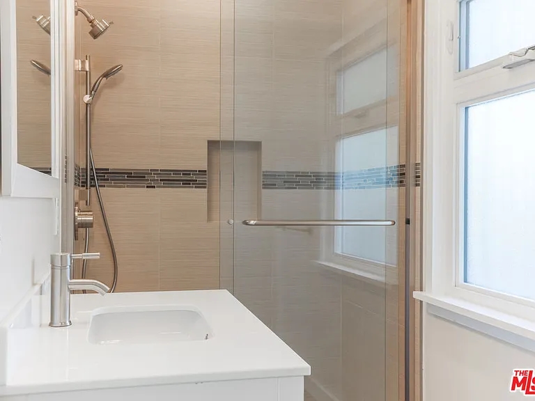 31 Breeze Ave #A — Photo 29