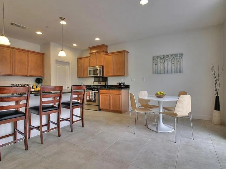 Garlic Ave — Photo 2