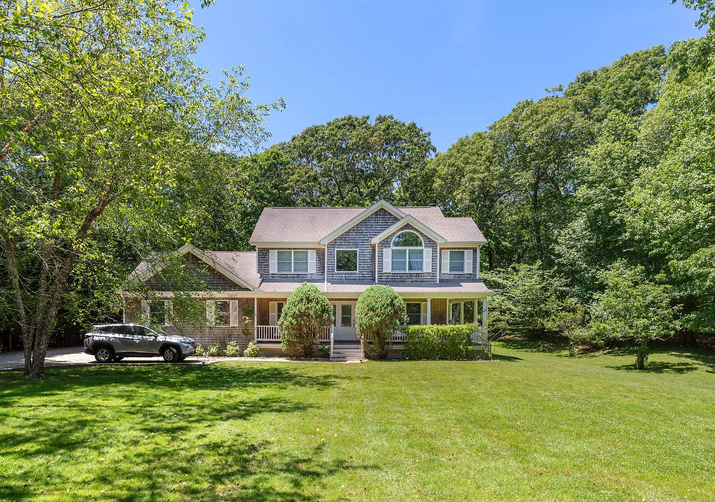 Southampton 4 Bedroom Shingle Style With Pool -YR- Start 10-26 — Photo 1