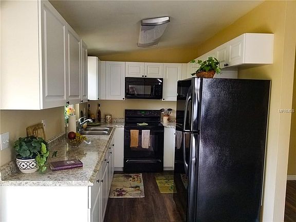 3rd image of 808 N Lorri Ave