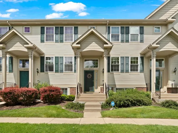 2555 N Augusta Dr, Wadsworth, IL 60083