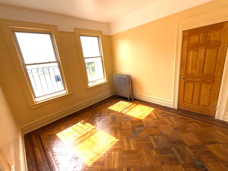 146 E 38th St #1 — Photo 14