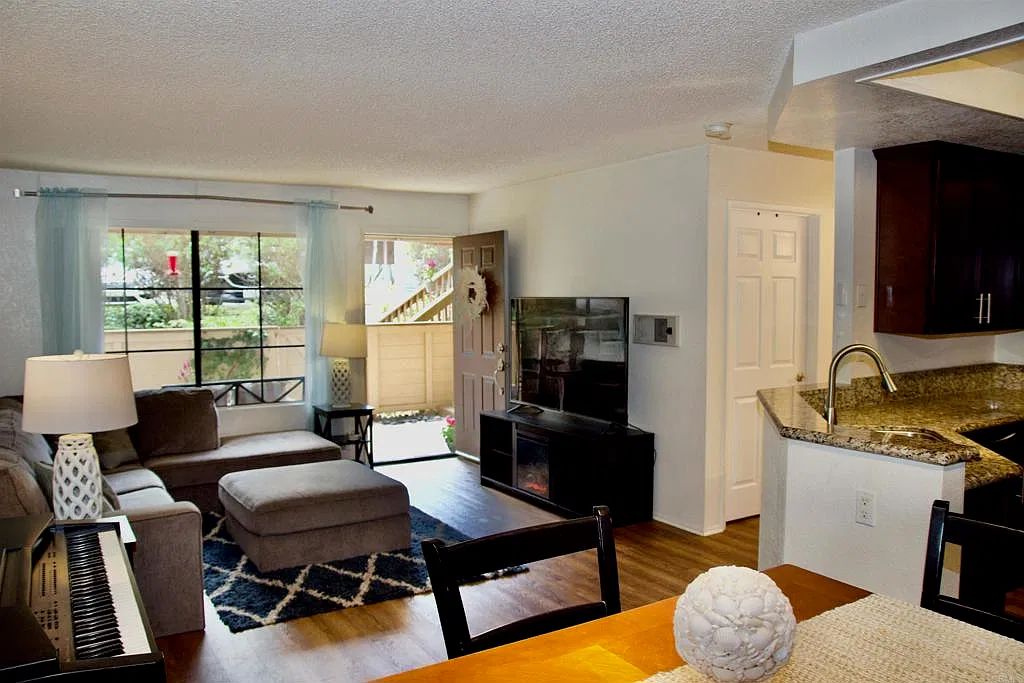 1 bed, 638 sqft, $2,695 — Photo 4