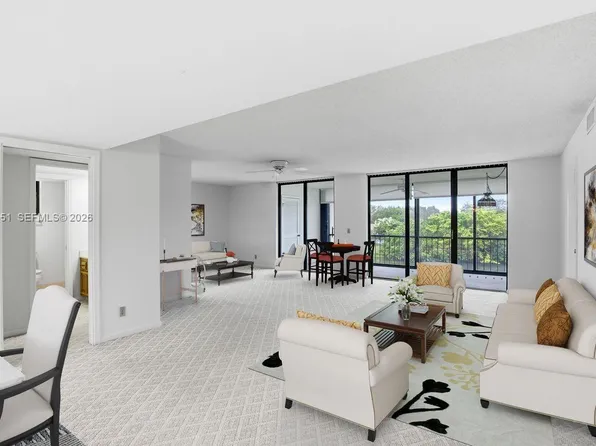 5188 Woodland Lakes Dr APT 337, Palm Beach Gardens, FL 33418