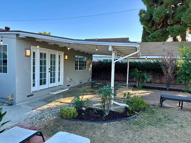 2133 N Buena Vista St — Photo 59