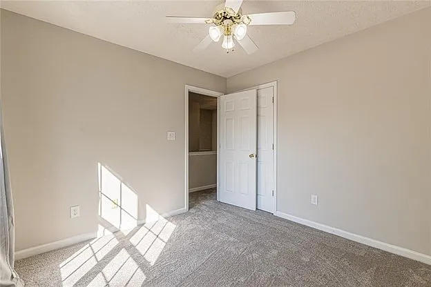 200 Pecan Ridge Dr — Photo 3