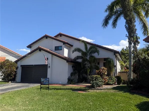 17715 NW 62nd Pl N, Hialeah, FL 33015
