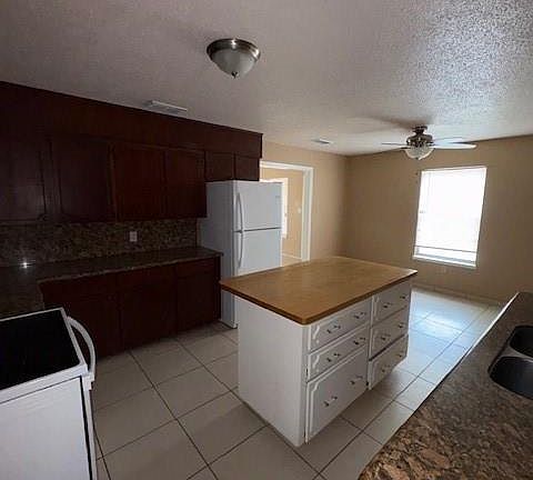 3rd image of 1128 N Los Ebanos Rd