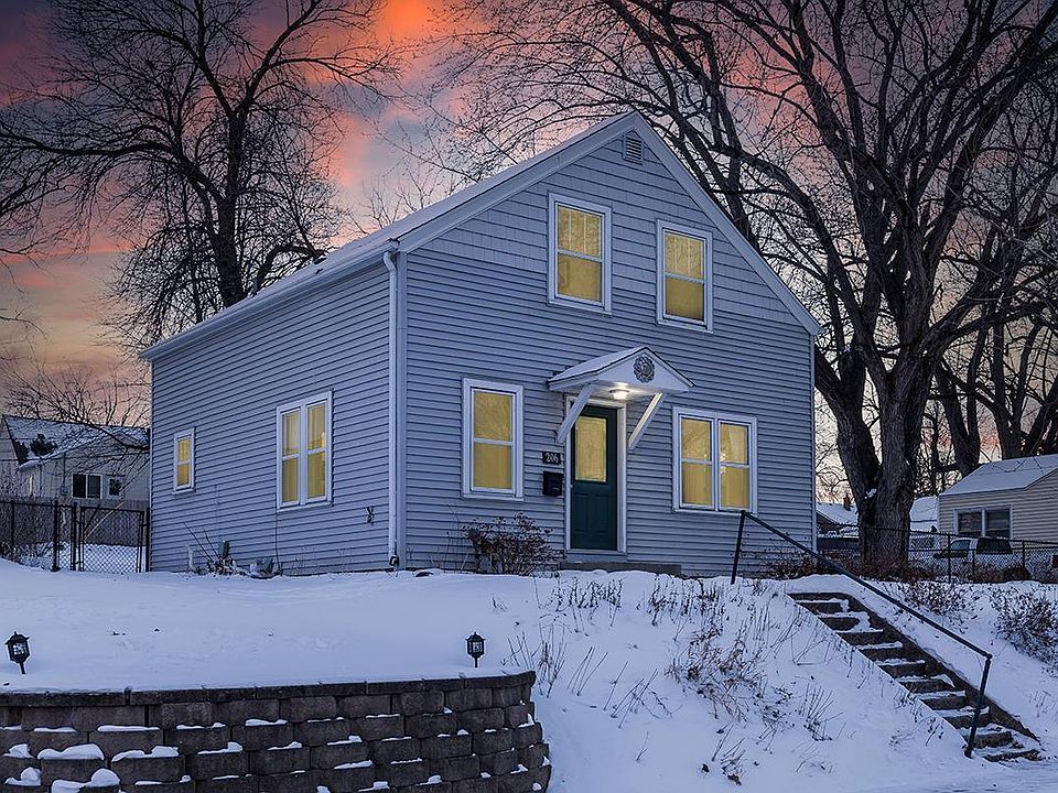 1st image of 206 Stanley St