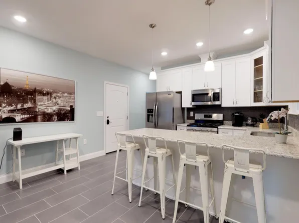 266 Hutton Street image 9 of 11