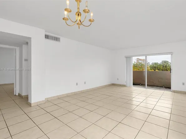 6884 N Kendall Dr APT C404, Pinecrest, FL 33156