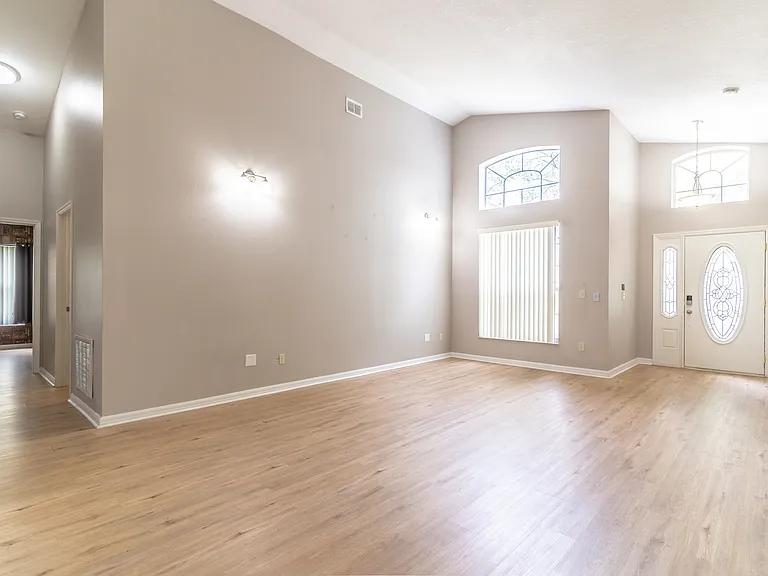 102 Ivy Brook Ct — Photo 5