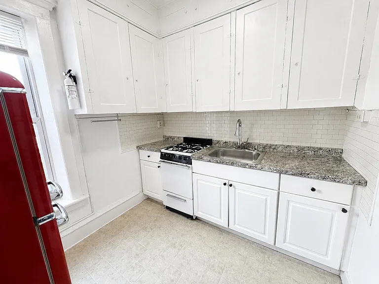 7 Court St #4 — Photo 1