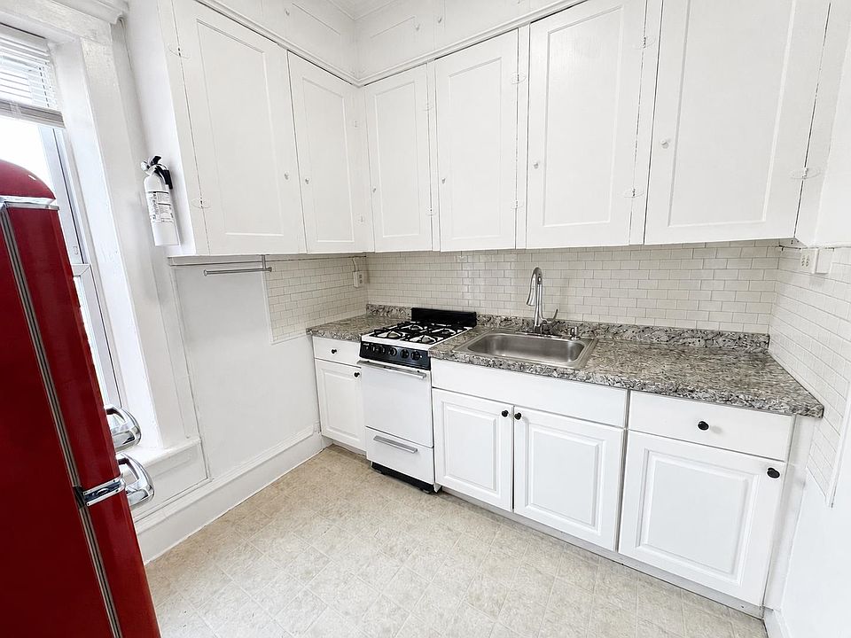 1st image of 7 Court St #4