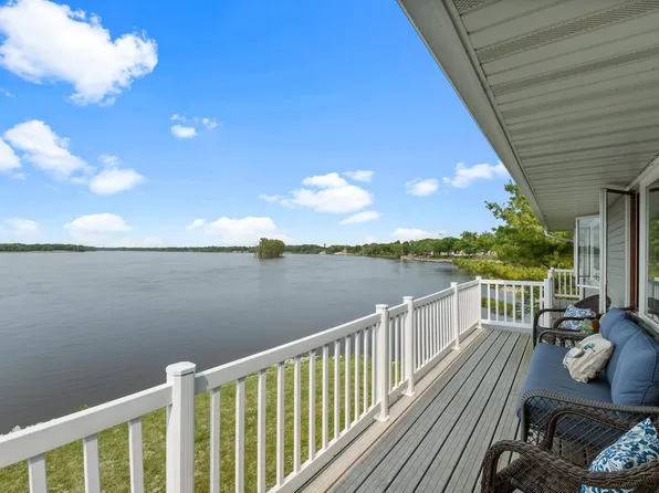 405 Main Ave, Cordova, IL 61242