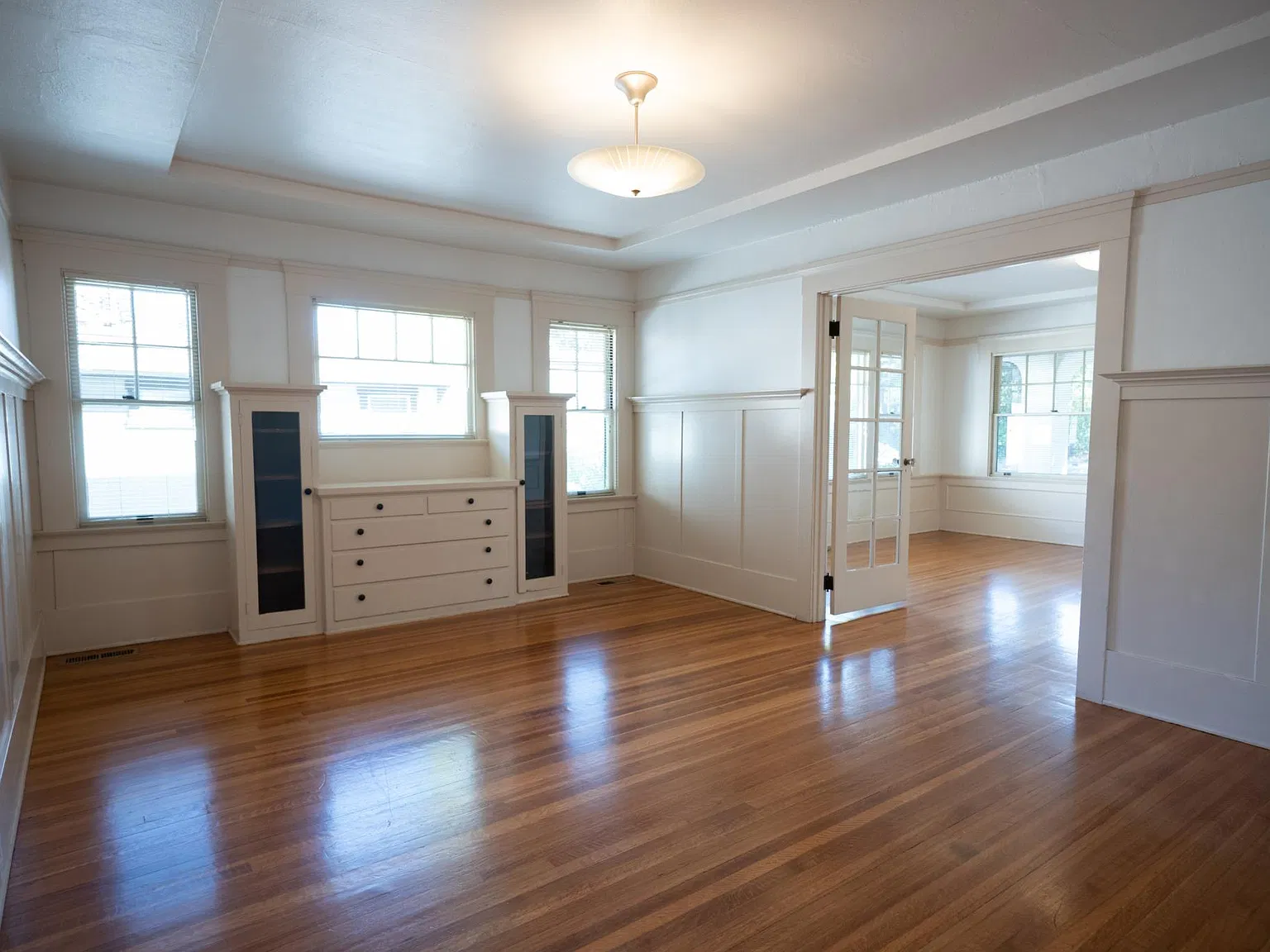 1035 Alma Street — Photo 3