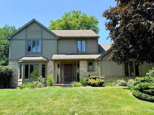 7343 Twin Canyon Dr, Lambertville, MI 48144