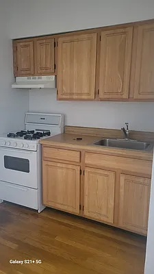 Rented by Chartwell Manhattan Realty | media 9