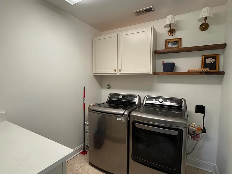 421 Wolfe Ln — Photo 23