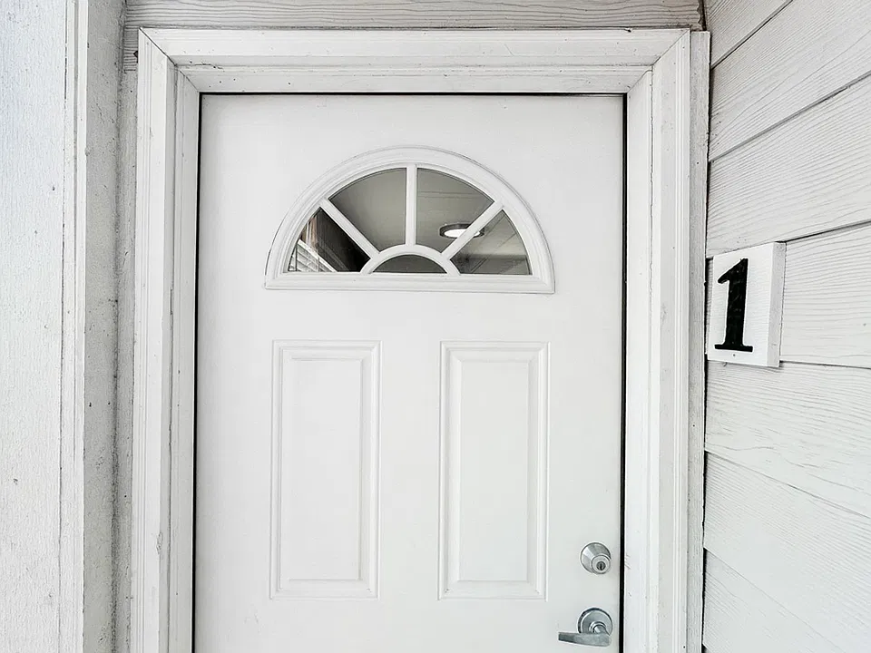 2007 Carleton Way NE