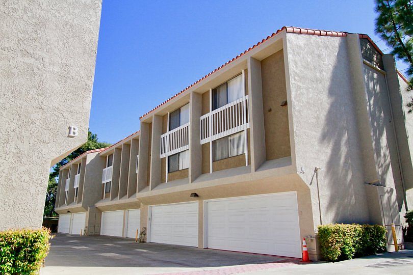 1st image of 380 W Wilson St #34
