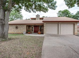 4208 Blossom Trl, Arlington, TX 76016