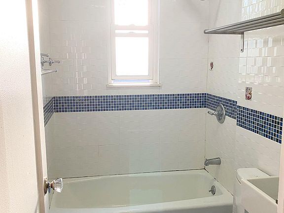 3rd image of 2450 154th St #1