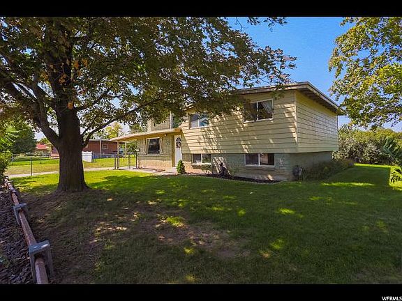 3rd image of 9130 S Greenwood Dr