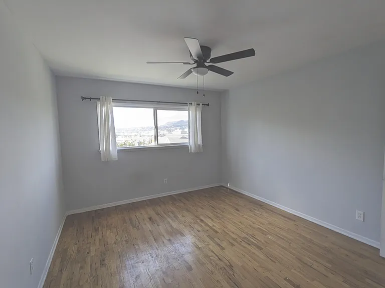 1326 Edgecliffe Dr #1 — Photo 6