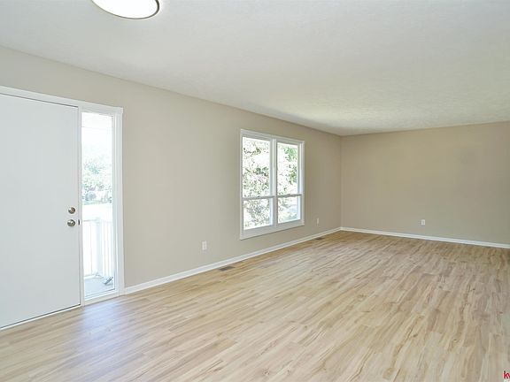 2nd image of 1743 Oakdale Ave