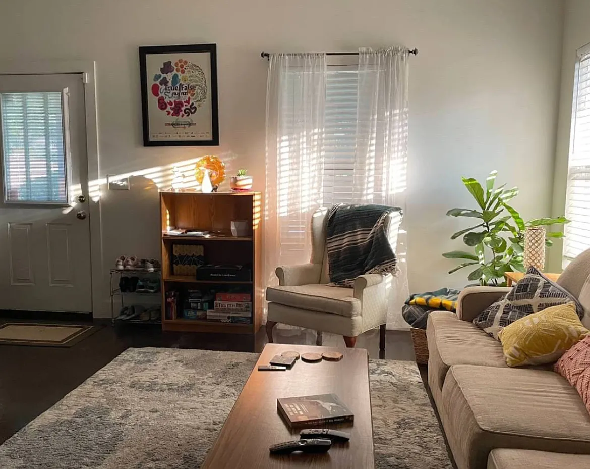 3 bed, 1488 sqft, $2,145 — Photo 2