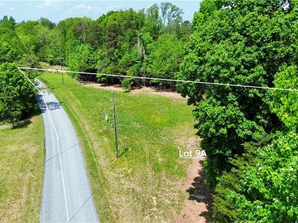 4051 Rolling Hill Dr #9A, Tobaccoville, NC 27050