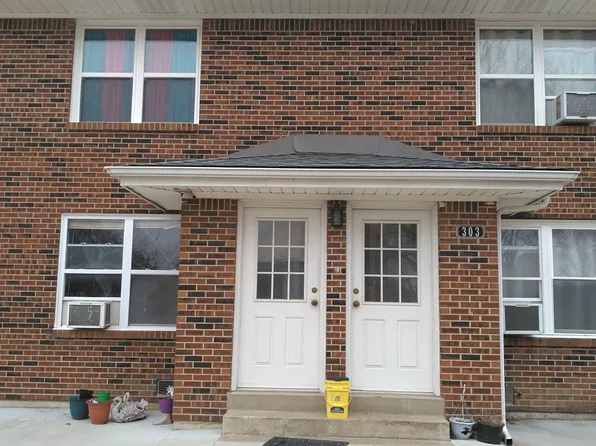 303 S State St #2-C, Knob Noster, MO 65336