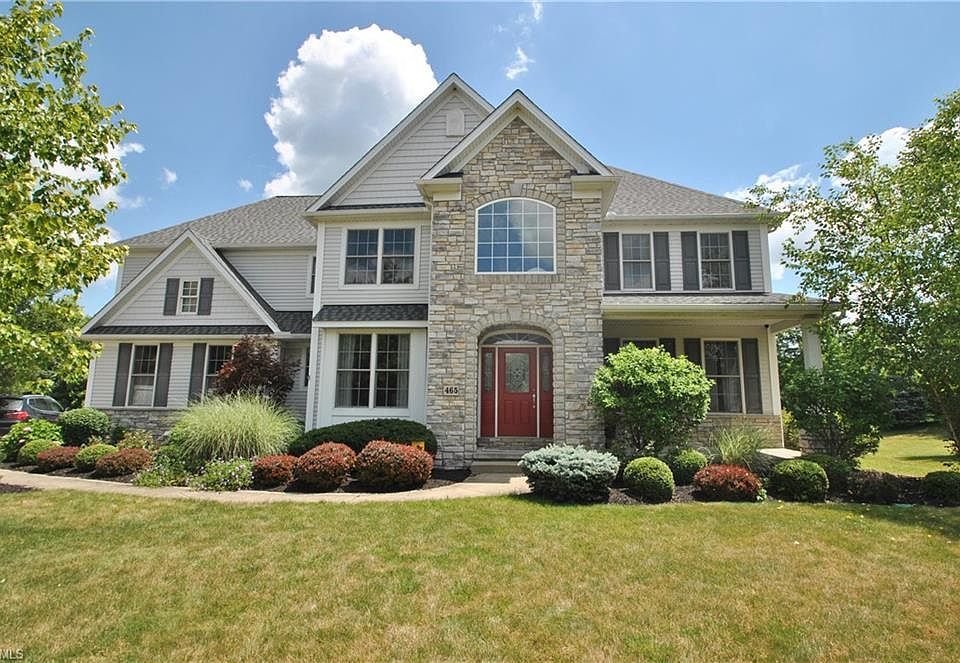 1st image of 465 Pinehurst Dr