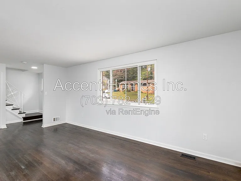 8613 Kenilworth Dr — Photo 9