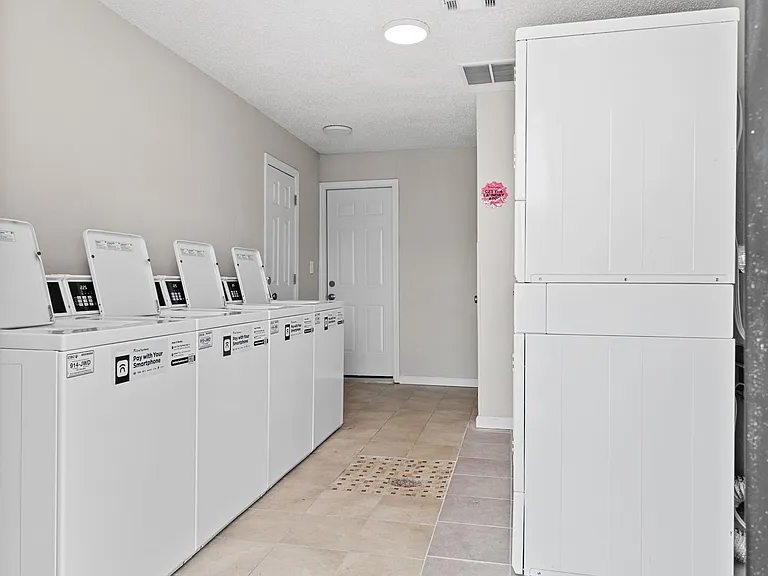 Avia Apartments — Photo 54