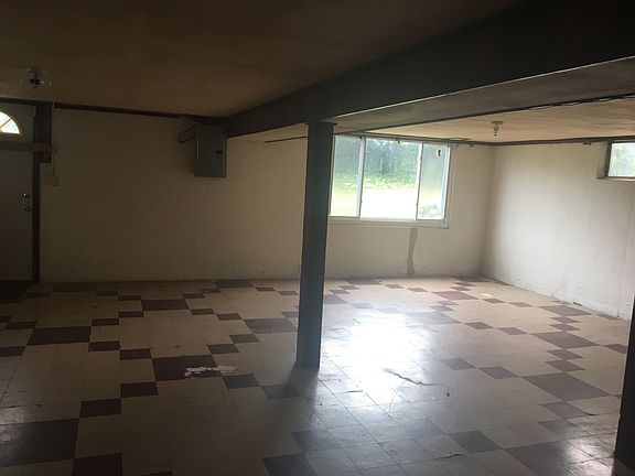 4th image of 2118 Sun Valley Dr